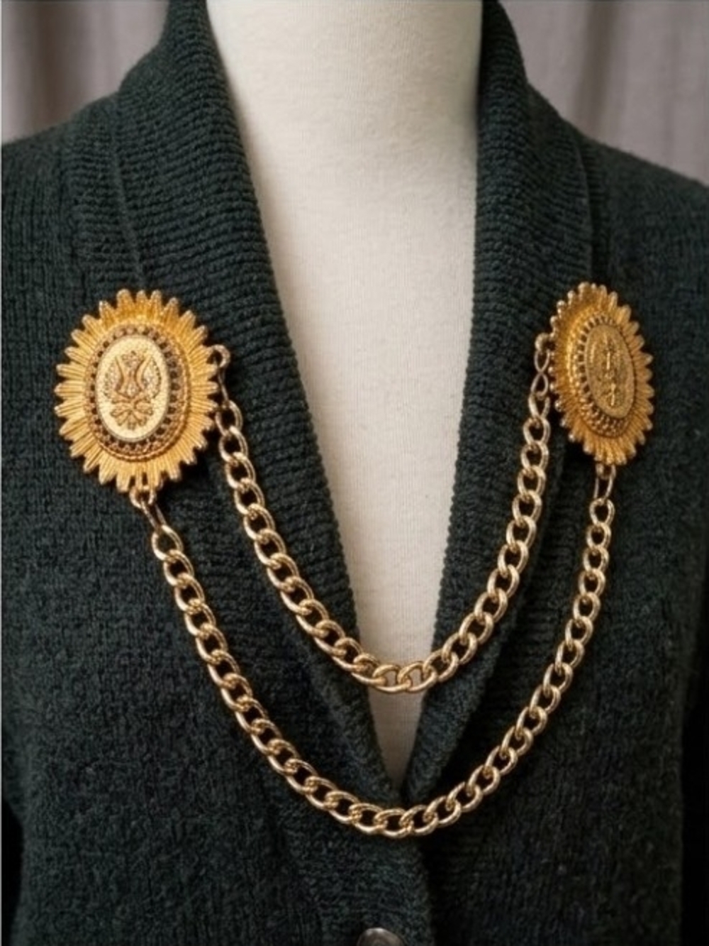 Vintage Gold Tone Heraldic Crest Sweater Guard Clip Medallion Double Chain Cloak